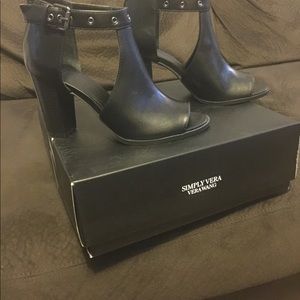 Simply Vera Wang heels